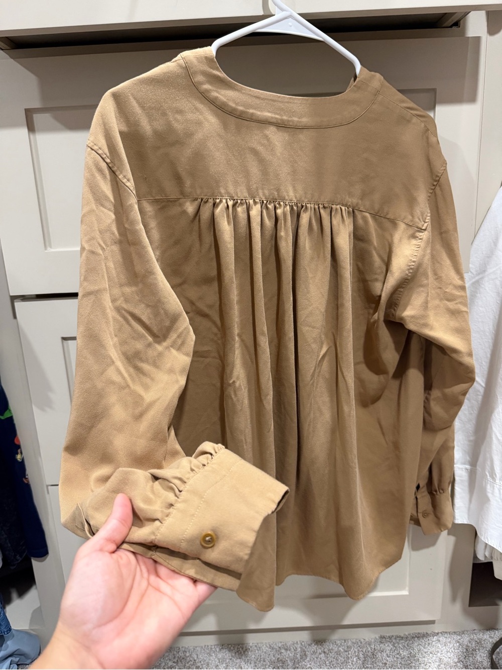 Uniqlo Camel V-Neck Long Sleeve Blouse - Picture 4 of 4